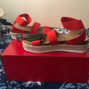 Time and Tru Red Flatform Slip-on Strappy Sandals Size 8 NWT